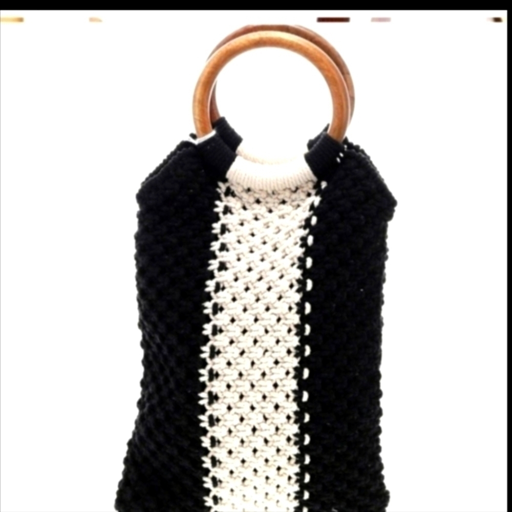 Crocheted Wine Carry Bag - Wine Lover Gift Laude the Label Crochet Bamboo Purse - Picture 3 of 8